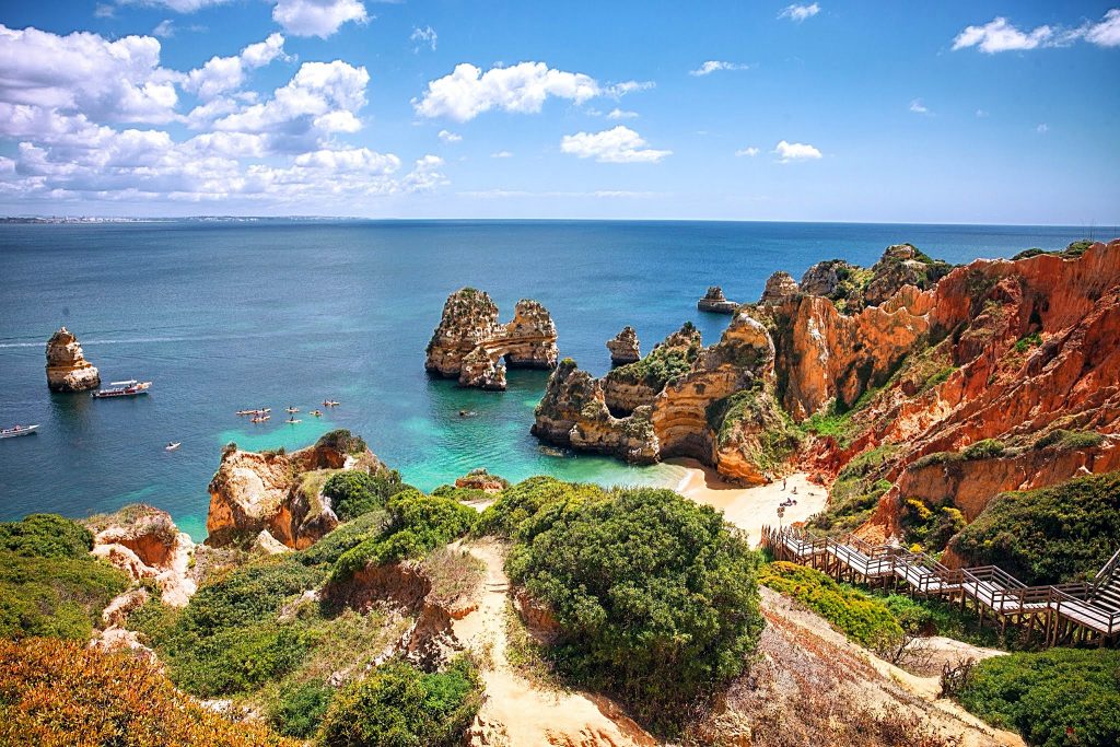 Praia do Camilo Lagos, a beautiful beach that you can visit while trying an Algarve bike tour