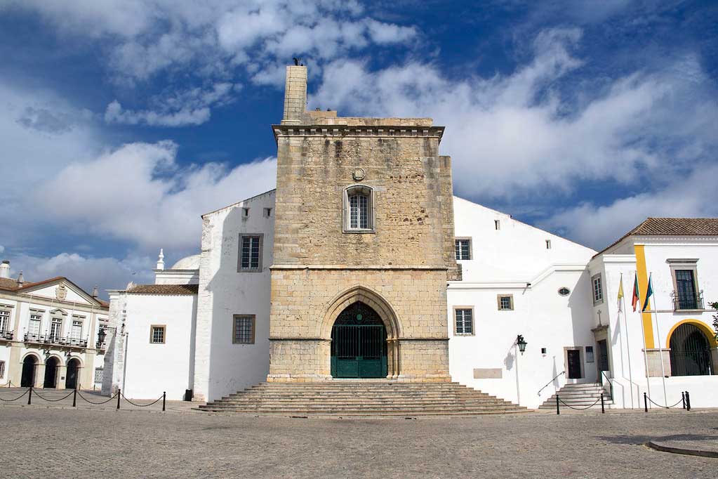 The view of Sé (Cathedral) in Faro